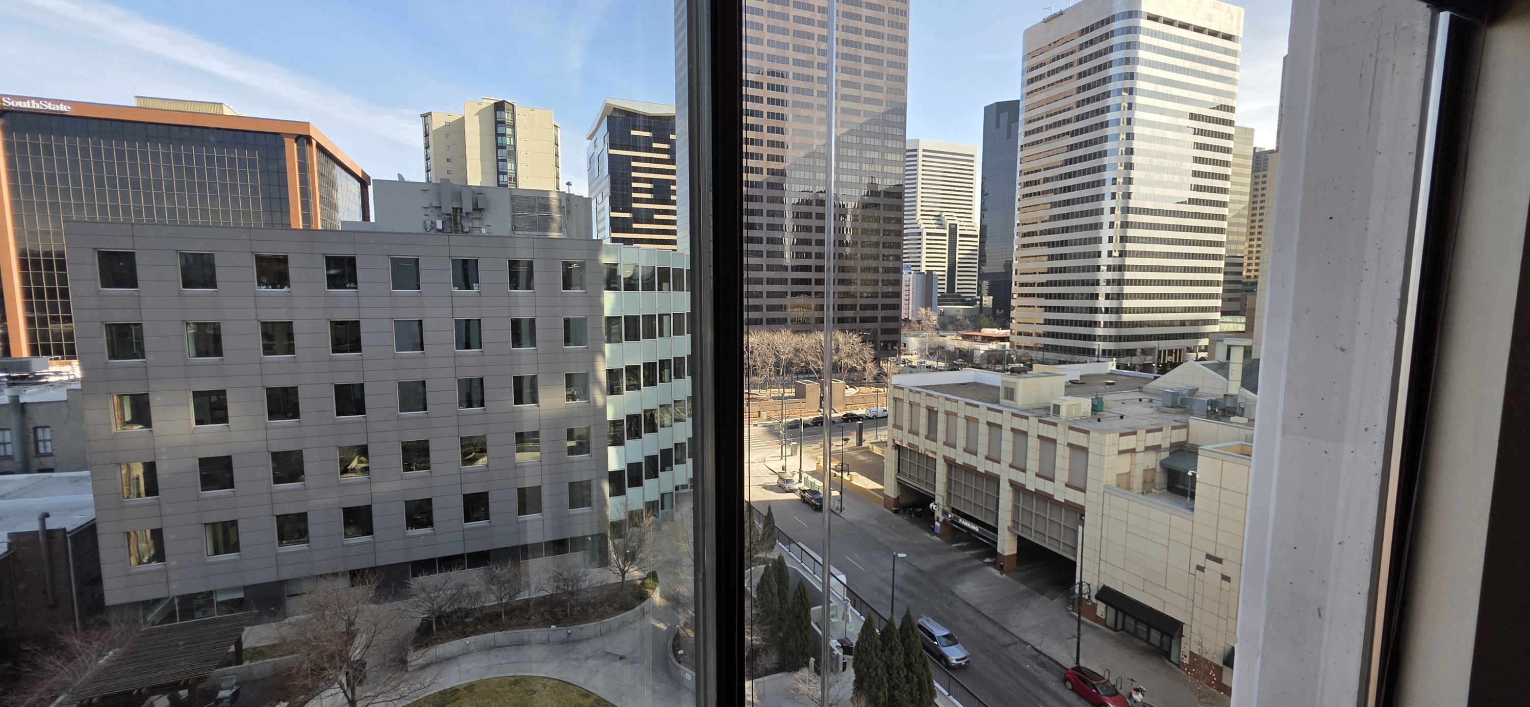 1625 Larimer St - 906